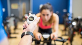 Trening last minute przed urlopem Styl życia, LIFESTYLE - W tym roku miało być inaczej. A tymczasem jak zwykle z przerażeniem orientujemy się, że urlop tuż tuż, a nasza forma oraz przede wszystkim wygląd naszego ciała pozostawia sporo do życzenia. Czy można coś z tym jeszcze zrobić?
