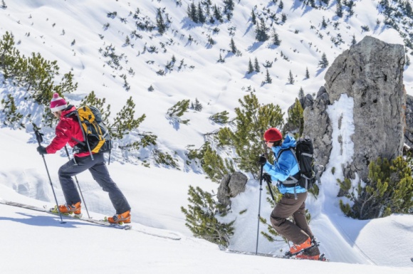 Skitouring – z jaką lampką na wyprawę?