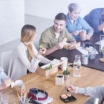 Wartościowy posiłek zwiększa efektywność pracownika o 25%