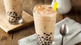 Domowe bubble tea Styl życia, LIFESTYLE - Bubble tea to napój wymyślony przez mieszkańców Tajwanu w latach 80-tych. Od niedawna zyskuje popularność w Europie.