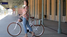 Zapomnij o jesiennej chandrze! Oto 5 sposobów jak zatrzymać lato Styl życia, LIFESTYLE - Gdy przychodzi jesień, a wraz z nią dni stają się coraz krótsze, a pogoda powoli przestaje rozpieszczać, dopada nas zniechęcenie i spadek nastroju. Jak z nimi walczyć i móc jak najdłużej „zatrzymać lato”?