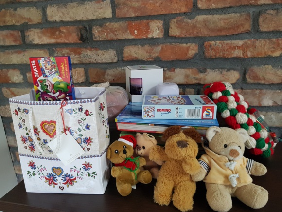 Przynieś prezent i weź udział w „Dębieckiej Paczce”