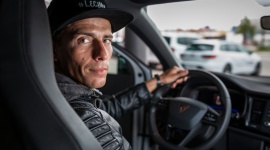 Ultratriathlonista Robert Karaś pierwszym Partnerem marki CUPRA