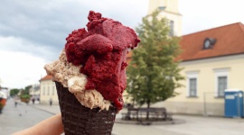 Lody pełne zdrowych dodatków – czy to możliwe? Styl życia, LIFESTYLE - Boom na zdrową żywność nie ominął branży lodowej. Najpierw na rynku pojawiły się rzemieślnicze lody, wytwarzane z prawdziwego mleka bez sztucznych konserwantów.