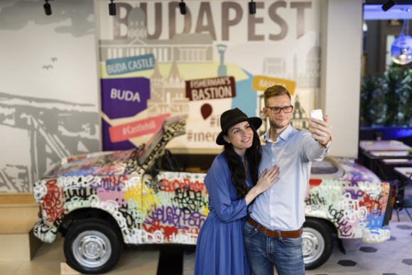 Portret współczesnych nomadów: czego szukają w hotelach?